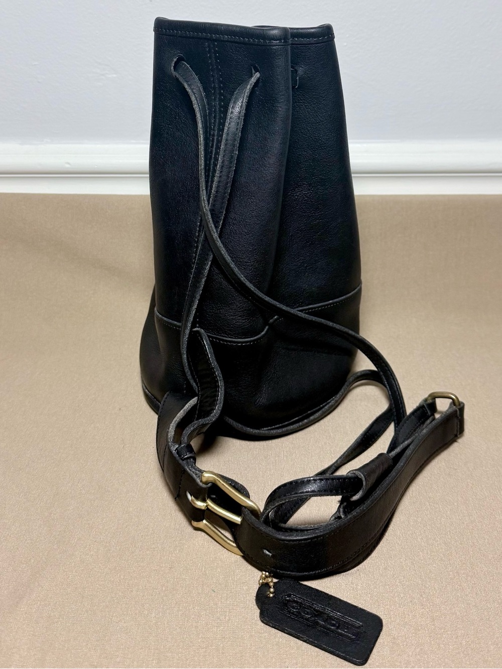 Vintage Coach Black Leather Bixby Sling Bag 9984 USA Made 1995 - Picture 2 of 7